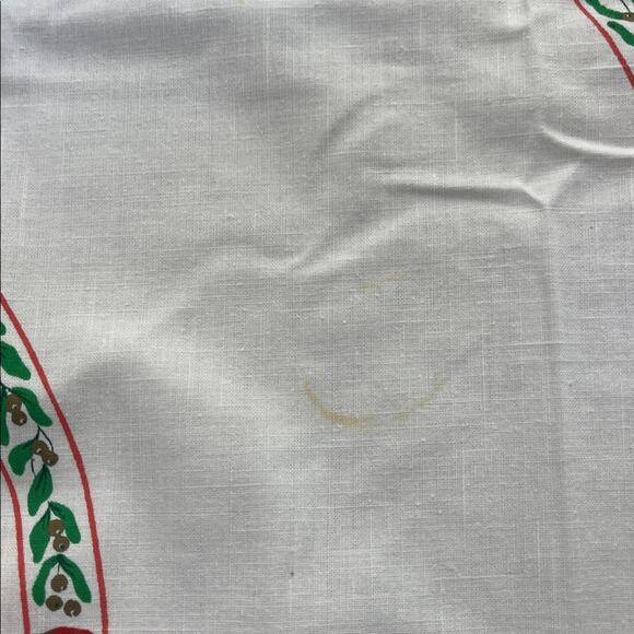 Vintage Oval Christmas Holiday Poinsettia floral print tablecloth - Picture 4 of 6